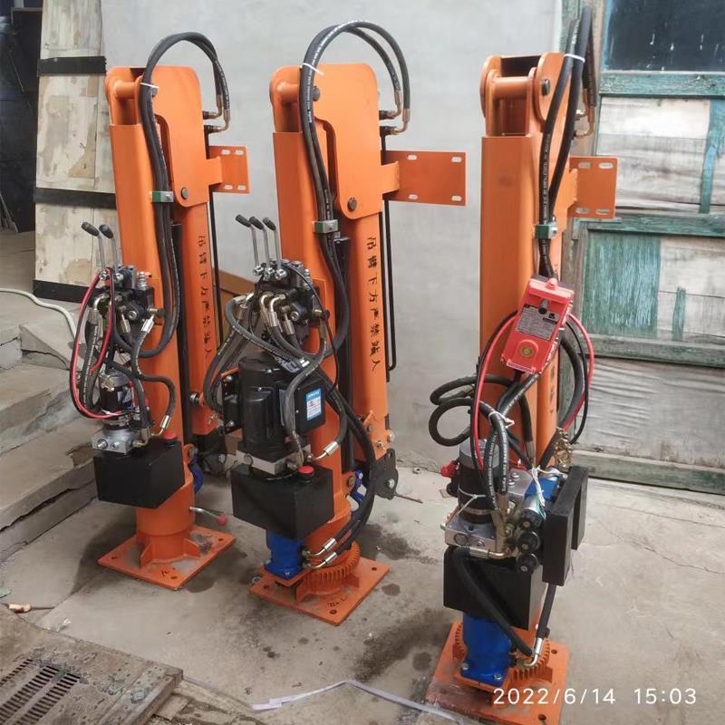 曲沃县重汽蓝牌随车吊 3.2吨 国六动力强 液压驱动 农用自卸起重机